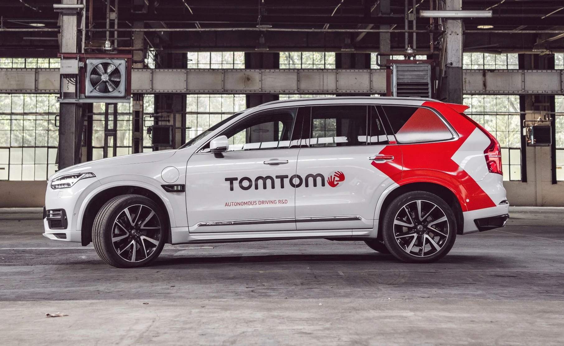 TomTom launches a fully autonomous test car to develop HD maps